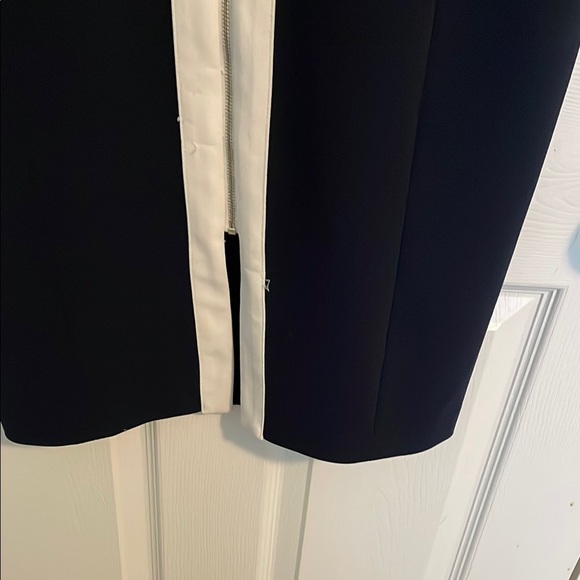 EUC Tommy Hilfiger Zip Front Scuba Dress. Size 12. - Picture 5 of 8